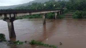 खेड : दमदार पाऊस, जगबुडी नदीने इशारा पातळी ओलांडली
