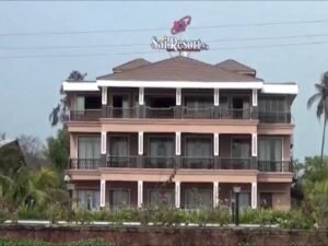 दापोली : किरीट सोमय्या यांच्या कारवाईनंतर दापोलीतल्या साई रिसॉर्टला ‘ईडी’ने टाळे ठोकले