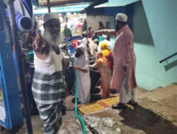 रत्नागिरी : पावसाळ्यातही टँकरने पाणी, माजी नगरसेवक सोहेल साखरकर यांच्याकडून टँकरद्वारे पाणी पुरवठा