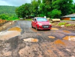 चिपळूण ते राजापूर दरम्यान खड्डेच खड्डे