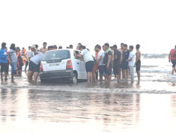 दापोली : मुरुडला कार बुडताना वाचवली