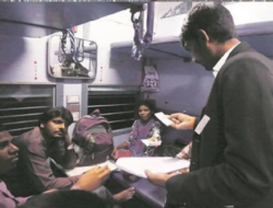 Ratnagiri रत्नागिरी : विना तिकीट प्रवास करणाऱ्यांवर कोकण रेल्वेची कारवाई, वसूल केला ‘इतक्या’ कोटीचा दंड