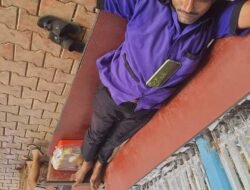 Chiplun चिपळूण : रेल्वे स्थानकावर विक्रेत्याचे बेजबाबदार वर्तन,  वडापाववर पाय ठेवुन झोपला