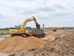 रत्नागिरी : महिला माजी आमदाराचा फोन येताच वाळू उत्खनन बंद