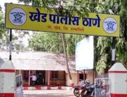 खेड : पोलिसांची धडक कारवाई खेड पोलिसांच्या सतर्कतेने मुली पालकांच्या ताब्यात