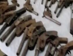 रत्नागिरी : लोकसभा निवडणुकीच्या पार्श्वभूमीवर रत्नागिरी जिल्ह्यात ४,३०७ शस्त्रे पोलिसांच्या ताब्यात