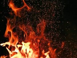 दापोली : कादिवली येथे आगीत घर जळून खाक, दोन कुटुंबांचे 13 लाखाचे नुकसान
