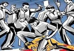 दापोली : रमजान सुरु असतानाच नशेमन कॉलनीमध्ये राडा, स्नूकर खेळत असताना वाद, दोन टाके, डोक्यात मारून केलं जखमी, आलम बेपारी, दाऊद बेपारी, आकिब बेपारी, कादिर बेपारी, आदम बेपारीविरोधात गुन्हा दाखल