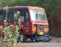 खेड : दुचाकीची एसटीला धडक; दुचाकीस्वार गंभीर जखमी