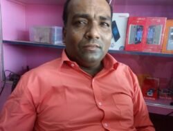 शृंगारतळी : फिरोज शेख यांचा प्रामाणिकपणा हरवलेल्या दागिने व पैश्याचे पाकीट केले परत