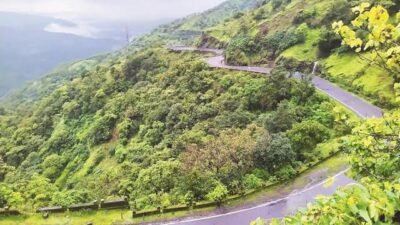चिपळूण : कुंभार्ली घाटात ट्रकची कारला धडक दोघे जखमी, ट्रकचालक फरार