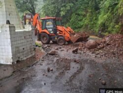 चिपळूण : कुंभार्ली घाटात दरड कोसळली, अलोरे पोलिसांच्या तत्परतेने वाहतूक पूर्ववत