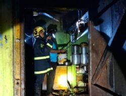 खेड : वाणीपेठेत पहाटे घराला आग