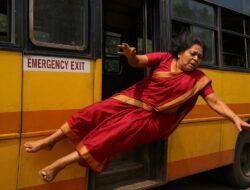 गुहागर–रत्नागिरी एसटीचा आपत्कालीन दरवाजा उघडून महिला बाहेर फेकली, महिलेवर डेरवण येथे उपचार सुरू