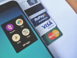 चिपळूण : तरुणाचा मोबाईल हिसकावला; ‘फोन पे’चा पासवर्ड मागणाऱ्या तिघांवर गुन्हा दाखल