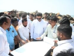 दापोली : हर्णै जेटी काम गुणवत्तेसह जलद पूर्ण करण्याचे गृहराज्यमंत्री योगेश कदमांचे निर्देश