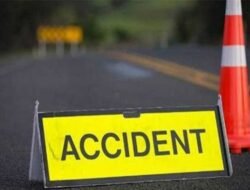 दापोली : अज्ञात दुचाकीने दिलेल्या धडकेत पत्रकार वडील मुलगी जखमी, अज्ञात दुचाकीस्वार फरार