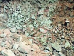 गुहागर : बायपास मार्गालगत ब्लास्टिंग, नागरिकांच्या घरावर पडले दगड