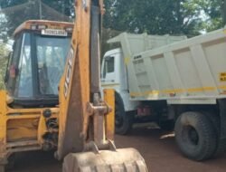 संगमेश्वर : अवैध वाळू उपसा प्रकरणी तीन जणांवर गुन्हा, ३२ लाखांचा मुद्देमाल जप्त