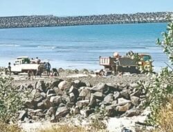 रत्नागिरीतील पांढरा समुद्रकिनाऱ्यावरअवैधरित्या वाळू उत्खनन