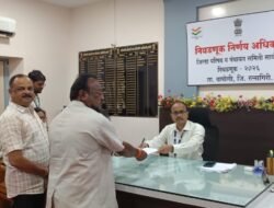 दापोलीत पहिला उमेदवारी अर्ज दाखल, शिवसेनेच्या प्रभाकर गोलांबडे यांचा उमेदवारी अर्ज दाखल