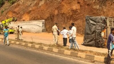 लांजा : ट्रक उलटून चालकाचा जागीच मृत्यू