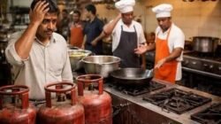 रत्नागिरीत गॅस सिलेंडरचा तुटवडा, रत्नागिरीत गॅस एजन्सीबाहेर रांगा