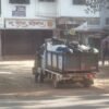 दापोली : कचरा गाड्यांतून रस्त्यावर सांडतोय कचरा, कचरा गाड्यांची ओव्हरलोड वाहतूक; रस्ते होतायत घाणनगरपंचायतीने तातडीने उपाययोजना करण्याची नागरिकांची मागणी