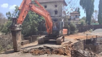 खेड : जुना पूल पाडल्याने फुरूस–पोयनार मार्ग बंद; ग्रामस्थांची गैरसोय