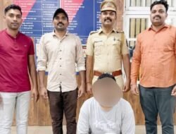 खेड : अश्लील व्हिडिओची धमकी प्रकरण – महिलेला ब्लॅकमेल करणाऱ्या संशयिताची बँक खाती गोठविली