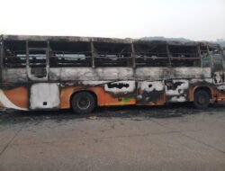 संगमेश्वर : धावत्या ट्रॅव्हल्सला अचानक आग; चालकाच्या सतर्कतेने टळला अनर्थ, 30 प्रवाशांचा थरारक बचाव