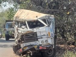 संगमेश्वर : लोवले येथे भीषण अपघात: निष्काळजीपणामुळे ट्रक दरीत कोसळला; दोघे जखमी