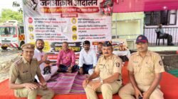 मुंबई-गोवा महामार्ग पूर्ण होण्यापूर्वीच टोलवसुली; खारपाडा टोलनाक्यावर जनआक्रोश समितीचे ठिय्या आंदोलन
