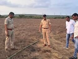 रत्नागिरी : जंगलात लाकडे गोळा करताना महिलेच्या हातात गावठी बॉम्बचा स्फोट, जांभारी परिसरात 25 जिवंत बॉम्ब सापडल्याने खळबळ