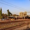 खेड : रेल्वे स्टेशन नूतनीकरणातील त्रुटी पुन्हा उघड, वादळी पावसात पत्रे उडाली