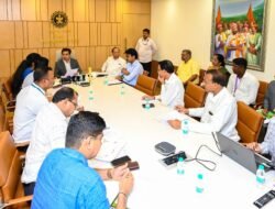 दापोली : बुरोंडी येथे मच्छीमार जेट्टी उभारणीसाठी प्रयत्न करणार, मत्स्यव्यवसाय मंत्री नितेश राणे, बुरोंडी जेट्टीमुळे दापोली तालुक्यातील मत्स्यव्यवसायाला मिळणार मोठी चालना