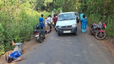 दापोली : साखलोली येथे इको आणि दुचाकीची धडक, दोघे गंभीर जखमी