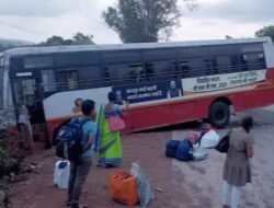 मंडणगड : महामार्गावरील निष्काळजीपणामुळे एसटीचा अपघात, ग्रामस्थांच्या तत्परतेने 18 प्रवासी बचावले