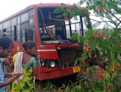 रत्नागिरी-बोरिवली एसटीचा चाफे-कातळवाडीत अपघात, एक प्रवासी जखमी
