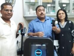 चिपळूण : स्प्रिंग क्लिनिकमध्ये आंतरराष्ट्रीय दर्जाच्या ‘पिको’ व ‘डायोड लेझर’ तंत्रज्ञानाचा शुभारंभत्वचारुग्णांना आता जागतिक दर्जाचे लेझर उपचार स्थानिक पातळीवर आणि स्थानिक शुल्कात उपलब्ध
