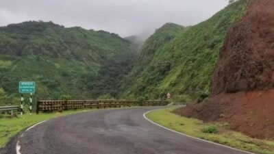 रायगड : आंबेनळी घाट 31 जुलैपर्यंत पूर्णपणे वाहतुकीसाठी बंद