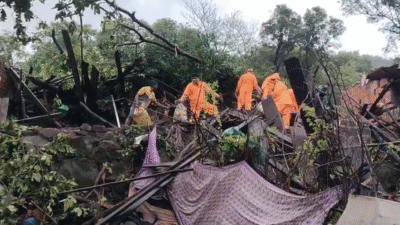 खेड दहिवली भूस्खलन दुर्घटना : बेपत्ता सतीश व शांताराम शेलार यांचे मृतदेह सापडले, एनडीआरएफची शोधमोहीम पूर्ण