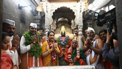 मुख्यमंत्री देवेंद्र फडणवीस यांच्या हस्ते विठूरायाची शासकीय महापूजा