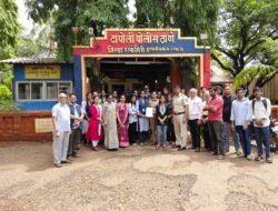 दापोलीतील विद्यार्थ्यांनी पोक्सो अंतर्गत आरोपींवर कठोर कारवाई आणि विकृत वाहकाला बडतर्फ करण्याची केली मागणी, महिला आणि विद्यार्थिनींच्या सुरक्षेसाठी पोलिसांना निवेदन