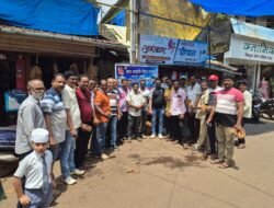 दापोली : नारळी पौर्णिमेला दापोलीत रंगली पारंपरिक ‘नारळ लढवणे’ स्पर्धा