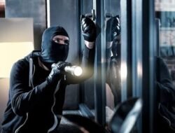 मंडणगडमध्ये घरफोडी, 15 ग्रॅम सोन्याचे दागिने चोरीला