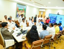 दाभोळ : खाडीतील मत्स्यव्यवसायाच्या समस्यांवर तातडीने उपाययोजना कराप्रदूषित सांडपाण्यामुळे मासेमारीचे नुकसान, मंत्री नितेश राणे यांचे यंत्रणांना निर्देश