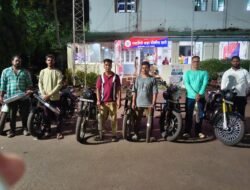 रत्नागिरी : कर्णकर्कश सायलेन्सरविरोधात रत्नागिरी शहर पोलिसांची कारवाई 10 दुचाकींचे सायलेन्सर जप्त