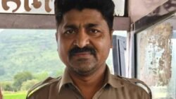 लांजा : एसटी चालकाचा प्रामाणिकपणा, सात लाखांचे दागिने प्रवाशाला सुखरूप परतलांजा-कल्याण प्रवासादरम्यान बसमध्ये राहिली मौल्यवान दागिन्यांची बॅग, गणेशोत्सवाच्या गर्दीतही चालकाने जपली माणुसकी