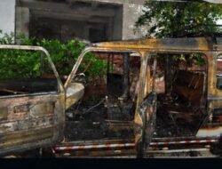 रत्नागिरी : काचा फोडल्या आणि चारचाकी पेटवली, आठवडा बाजार परिसरातील घटना